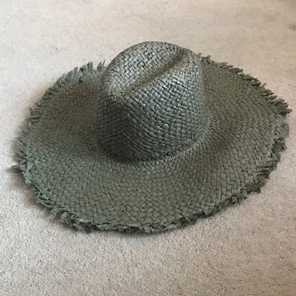 Universal Thread Green Women’s Floppy Hat